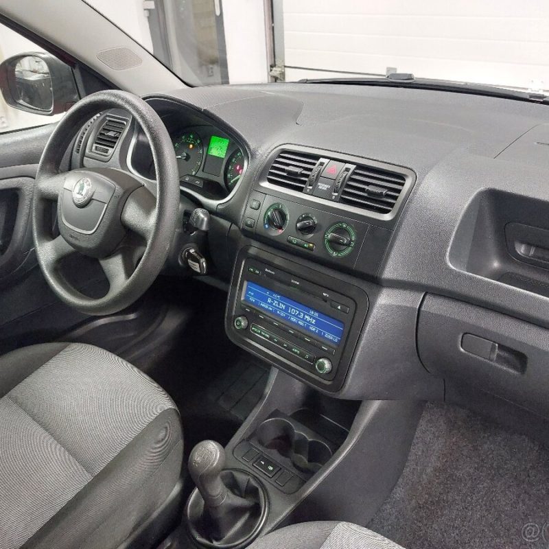 ŠKODA FABIA II FL•1.4 16V•63KW•2011•157tKM•AMBIENTE - Image 14