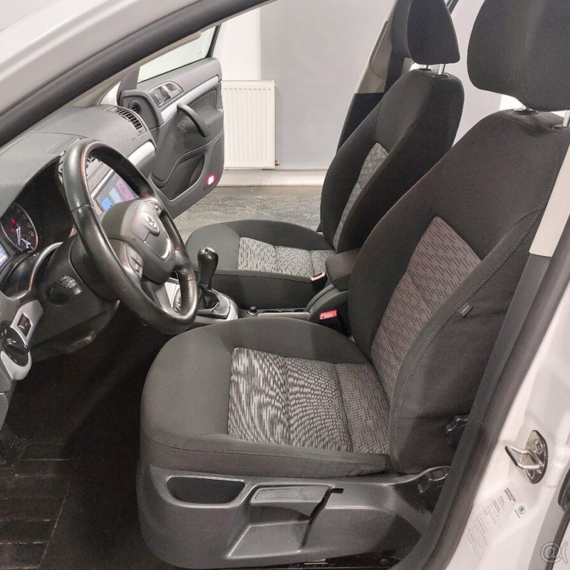ŠKODA OCTAVIA II COMBI FL•1.6MPI•75KW•2009•188tKM•AMBIENTE - Image 16