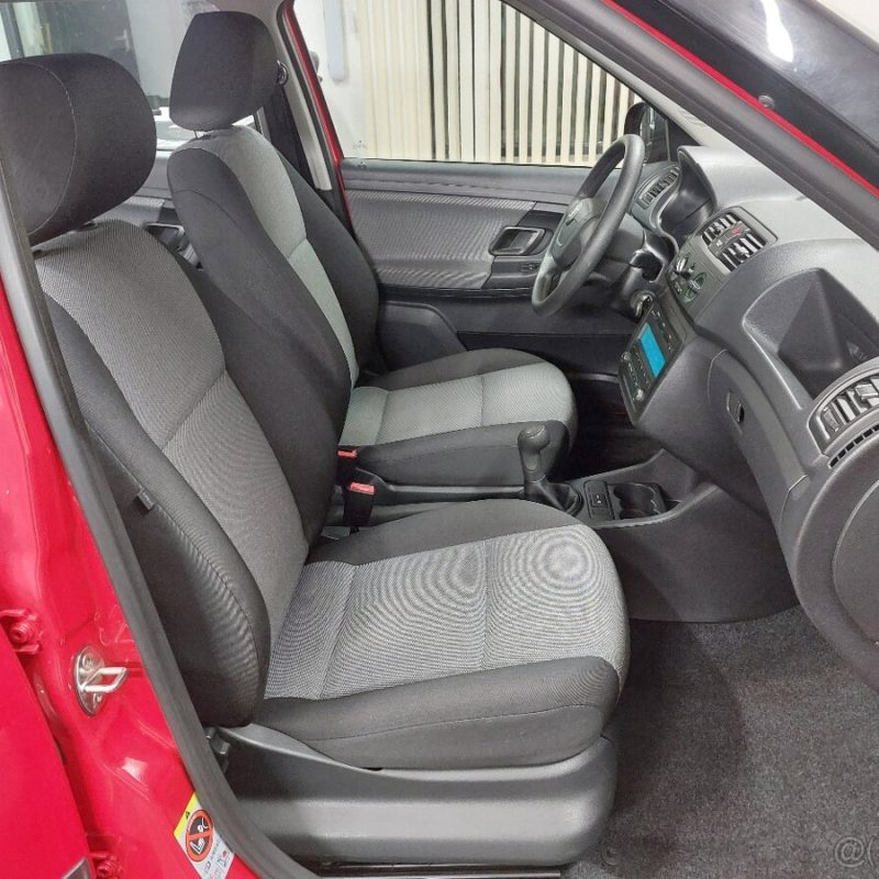 ŠKODA FABIA II FL•1.4 16V•63KW•2011•157tKM•AMBIENTE - Image 18