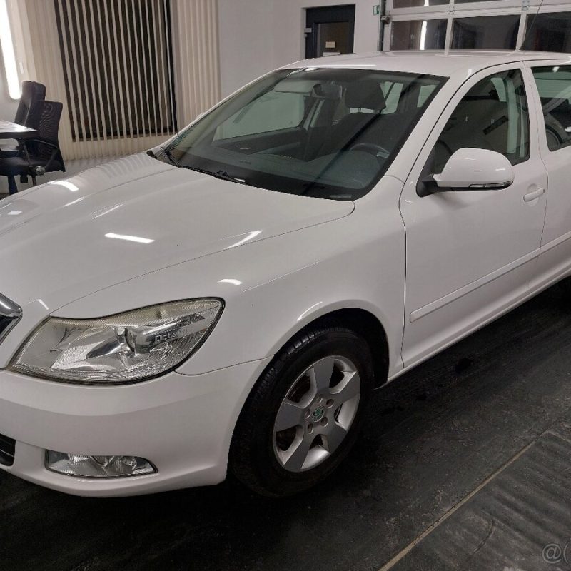ŠKODA OCTAVIA II COMBI FL•1.6MPI•75KW•2009•188tKM•AMBIENTE - Image 4