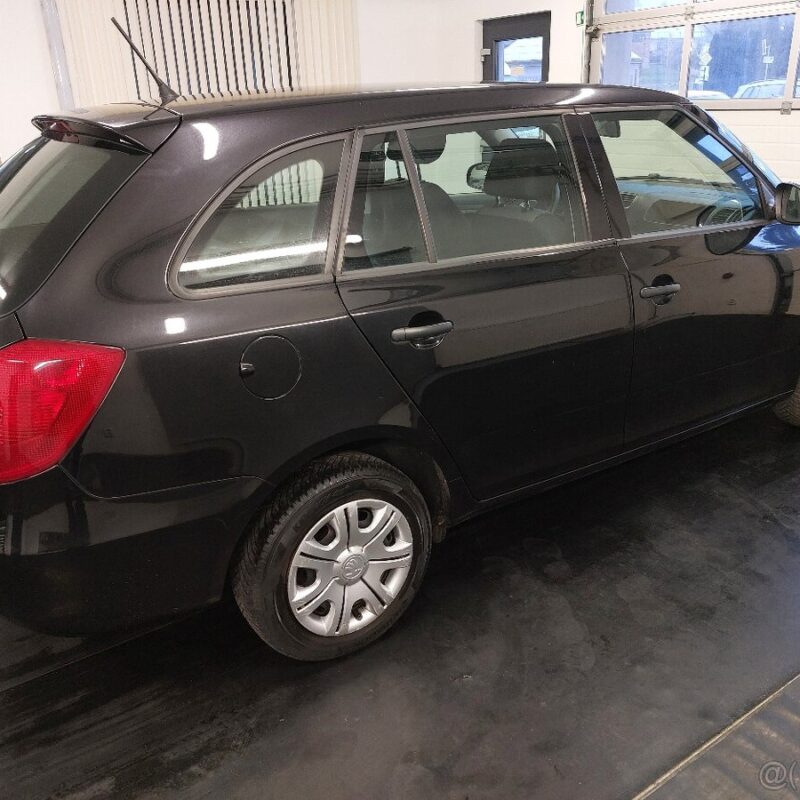 ŠKODA FABIA II COMBI FL•1.4 16V•63KW•2014•179tKM•COOL - Image 10