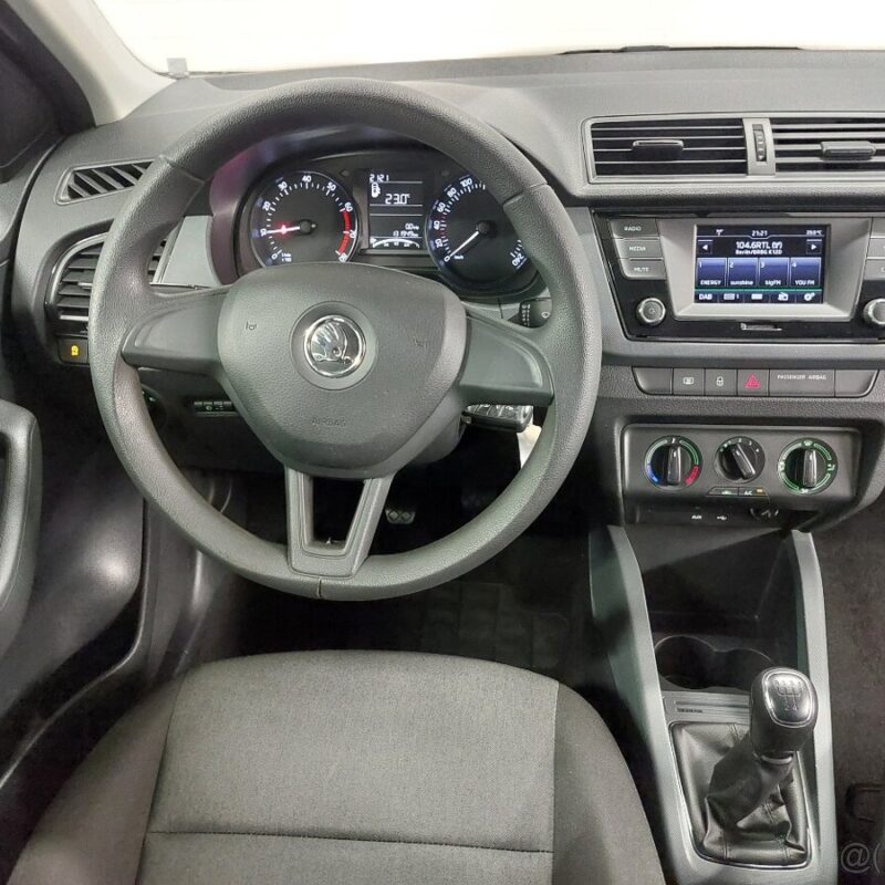 ŠKODA FABIA III COMBI • 1.2TSI • 66KW • 2016 • 132tKM • ACTIVE - Image 13