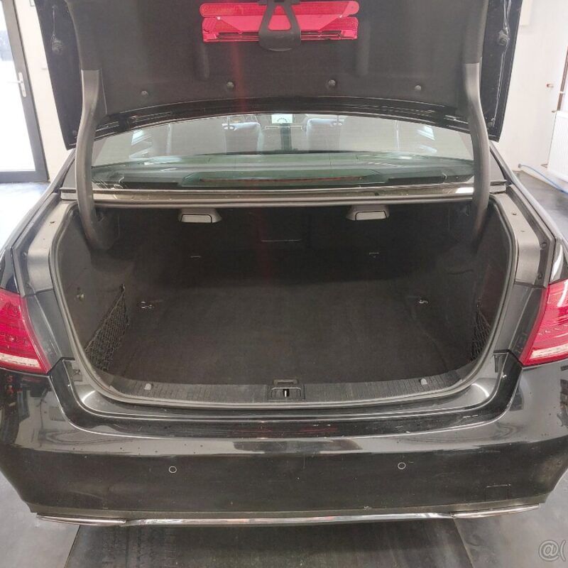 MERCEDES-BENZ E350 4MATIC • 3.0CDI • 185kW • 2014 • 166tKM - Image 19