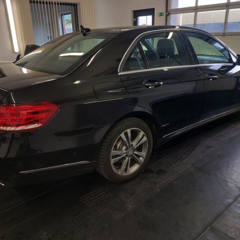 MERCEDES-BENZ E350 4MATIC • 3.0CDI • 185kW • 2014 • 166tKM - Image 9